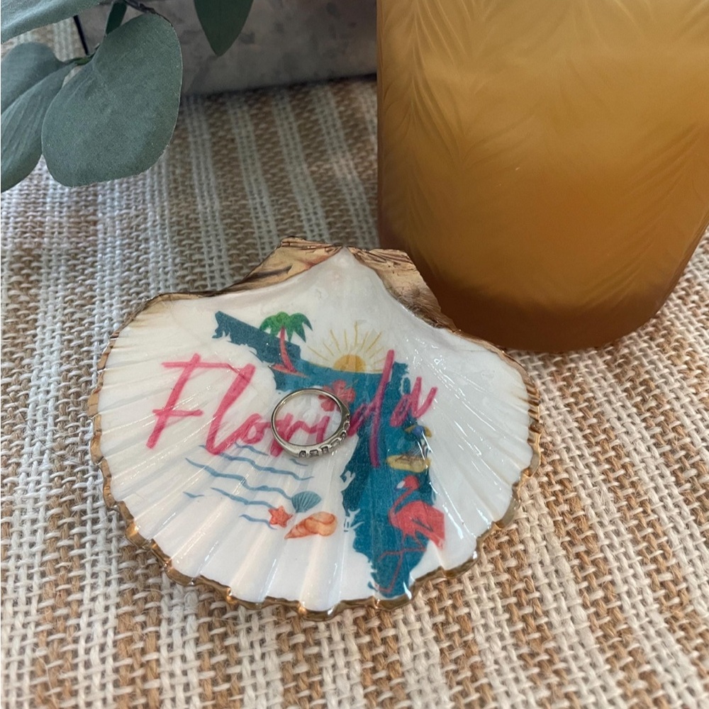 Scallop Shell Jewelry Dish - Gold Accent - Florida - Nature-Inspired Trinket - Picture 2 of 3